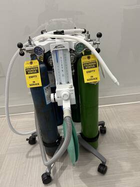 36100 Accutron Ultra Pc % Package B 4-cylinder Portable Nitrous Cart