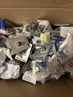 230910-00 Beacon Medaes Lot Of 20 Oxygen Diss Latch Valve Used