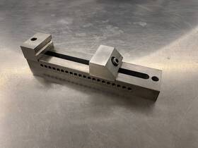 11-2703 Buehler Isomet 4000 / 5000 6 Inch Saw Specimen Vise Accessory Vice Holder