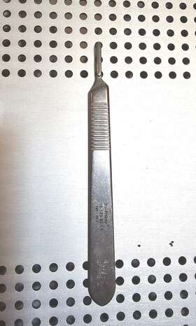 10-130-03 Hu-friedy Scalpel Handle Metric Ruler No.3