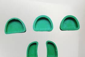 423-0001 Meta Used Dental Lab Silicon Model Base Former Molds Tray Loading By 50 Pcs