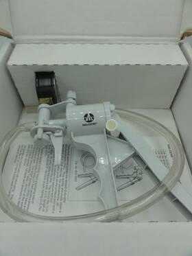 6130-0020 Nalgene Hand-operated Vacuum Pump With Gauge Pvc 36 Cc