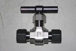 1/2" Tube 316SS Needle Valve (5000 Psi) Parker 8Z-V8LR-SS. Fixed Price $22.40.