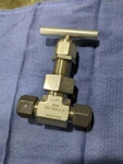 Parker 8Z-U12LR-G-SS Union Needle Bonnet Valve, 1/2" New. Fixed Price $54.00.