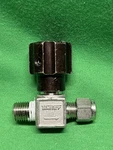 Whitey Integral Bonnet Non-rotating Stem Valve 1/4 Mnpt X Tube SS-14DKM4-S4. Fixed Price $30.00.