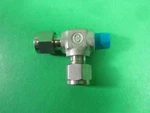 Swagelok Crawford SS-500-3TMT 5/16 Tube X 1/8 Npt-- New. Fixed Price $20.00.