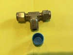 New Swagelok B-400-3-4TTM Brass 1/4" Tube Mnpt Tee. Fixed Price $8.85.