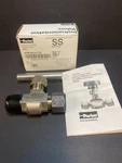 New Parker 8Z8M-V8LN-V-SS Stainless Steel 1/2" Instrumentation Needle Valve. Fixed Price $73.51.