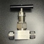 Swagelok SS-12NBS12 (3/4IN) Needle Valve Stainless Steel Compression 5800PSI. Fixed Price $150.00.