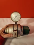 Air Products Specialty Gases Regulator E12-2-N515B. Fixed Price $20.00.