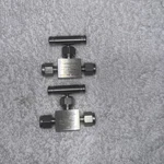 2PC Swagelok Bonnet Needle Valve 1/4", SS-20VS4, SS20VS4 New No Box. Fixed Price $265.00.