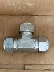 New Open Box Swagelok Stainless Steel Union Fitting 3/4" Od Tube SS-1210-3. Fixed Price $30.00.