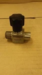 Whitey SS-16DKM8-F4 Stainless Steel Integral Bonnet Non-rotating Stem Valve. Fixed Price $28.54.