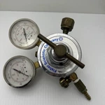 Fisher Scientific Gas Regulator For Carbon Dioxide CGA-320. Fixed Price $25.00.