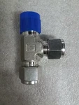 Parker 8MRT8N-316 1/2" A-lok X Mnpt Ss Male Run Tee. Fixed Price $42.70.