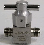 Swagelok SS-4P4T 1/4" Quarter Turn Plug Stainless Steel High Vacuum Mini Valve. Fixed Price $23.22.