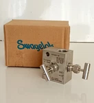Swagelok / 2-VALVE Instrument Manifold SS-V2BF8 6000PSIG, 413BAR. Fixed Price $105.00.