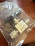 Swagelok SS-42GS4 -1466 1/4 40 Series Tubing Piece Ball Valve Stainless Steel. Fixed Price $85.00.
