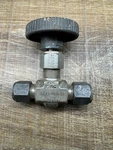 Parker 316 Stainless Steel Needle Valve 1/2 Tube 6ZA-V6LR-SS 5000 Psi (B1-3). Fixed Price $45.00.