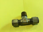 New Crawford/swagelok B-400-3-4TTM Brass 1/4" Tube Mnpt Tee. Fixed Price $8.25.