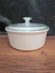 Vintage Corning Ware French White F-!-b 2.5L Round Casserole Dish W/ Glass Lid. Fixed Price $19.99.