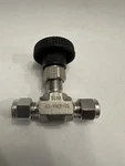 Parker 4Z-V4LR-SS Series 1/4 Cpi Tube Fitting Needle Valve 316SS. Fixed Price $49.99.