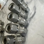 Lot Of 5 Swagelok SS-CHS8 1/3. Fixed Price $750.00.
