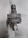 Swagelok Whitey SS-L33VS6 Stainless Steel Multi Purpose Ball Valve. Fixed Price $30.00.