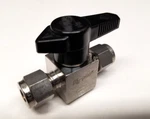 Used Hy-lok 1/4" Stainless Plug Valve 3000 Psi, Tube, P1VH-4T. Fixed Price $23.99.
