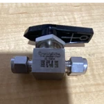 Swagelok SS-1GS4 Manual Ball Valve Stainless Steel 3000 Psi Wog 1/4 Npt. Fixed Price $60.00.